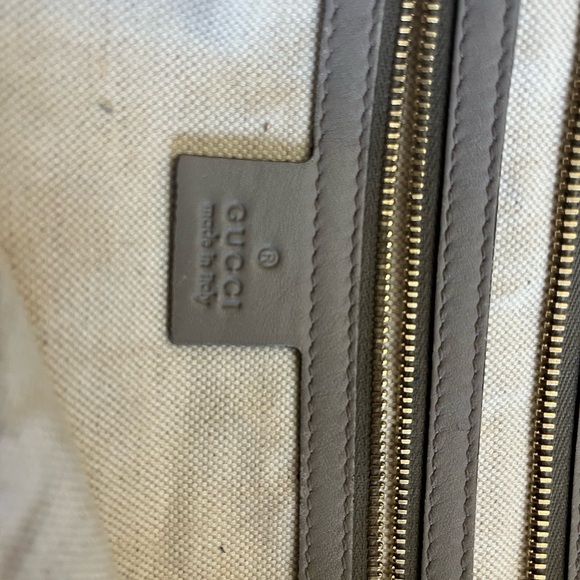 Gucci Guccissima leather tote in taupe tone with signature GG embossing - Picture 6 of 6
